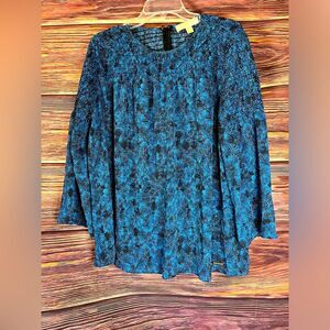 Michael Kors, Long Sleeve Lightweight Blue Shirt. Size Large.